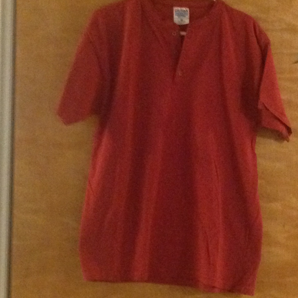 GILDAN - Men's short sleeve Shirt, sz Large red